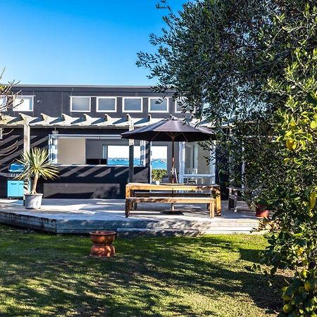 Driftwood Beach House With Spa Pool - Absolute Beachfront! Μπλάκπουλ Εξωτερικό φωτογραφία